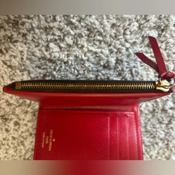 Louis Vuitton Victorine Wallet - Picture 8 of 10